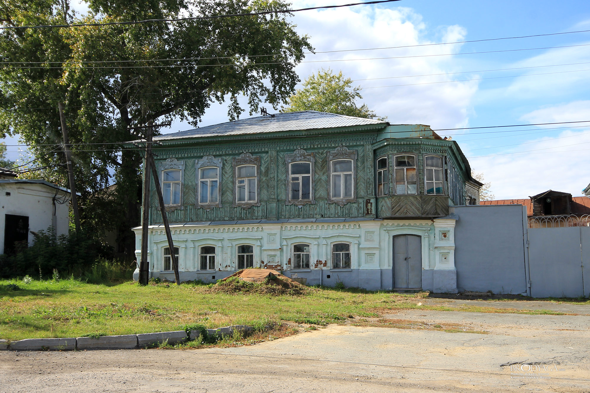 Kamensk Uralskiy (Коммолодежи 12, Каменск Уральский)